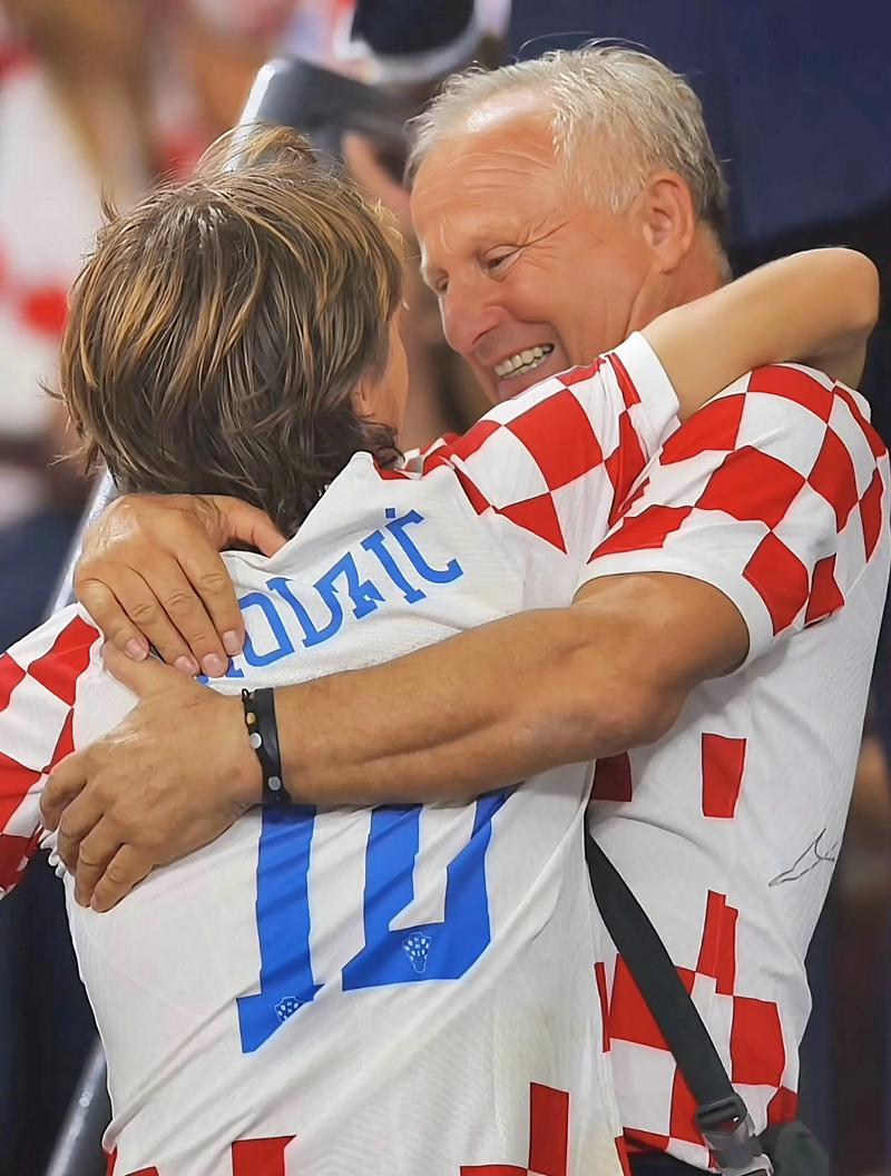 NBA每日最佳：约翰逊背靠背三双&拉文42分，哈登34分里程悲